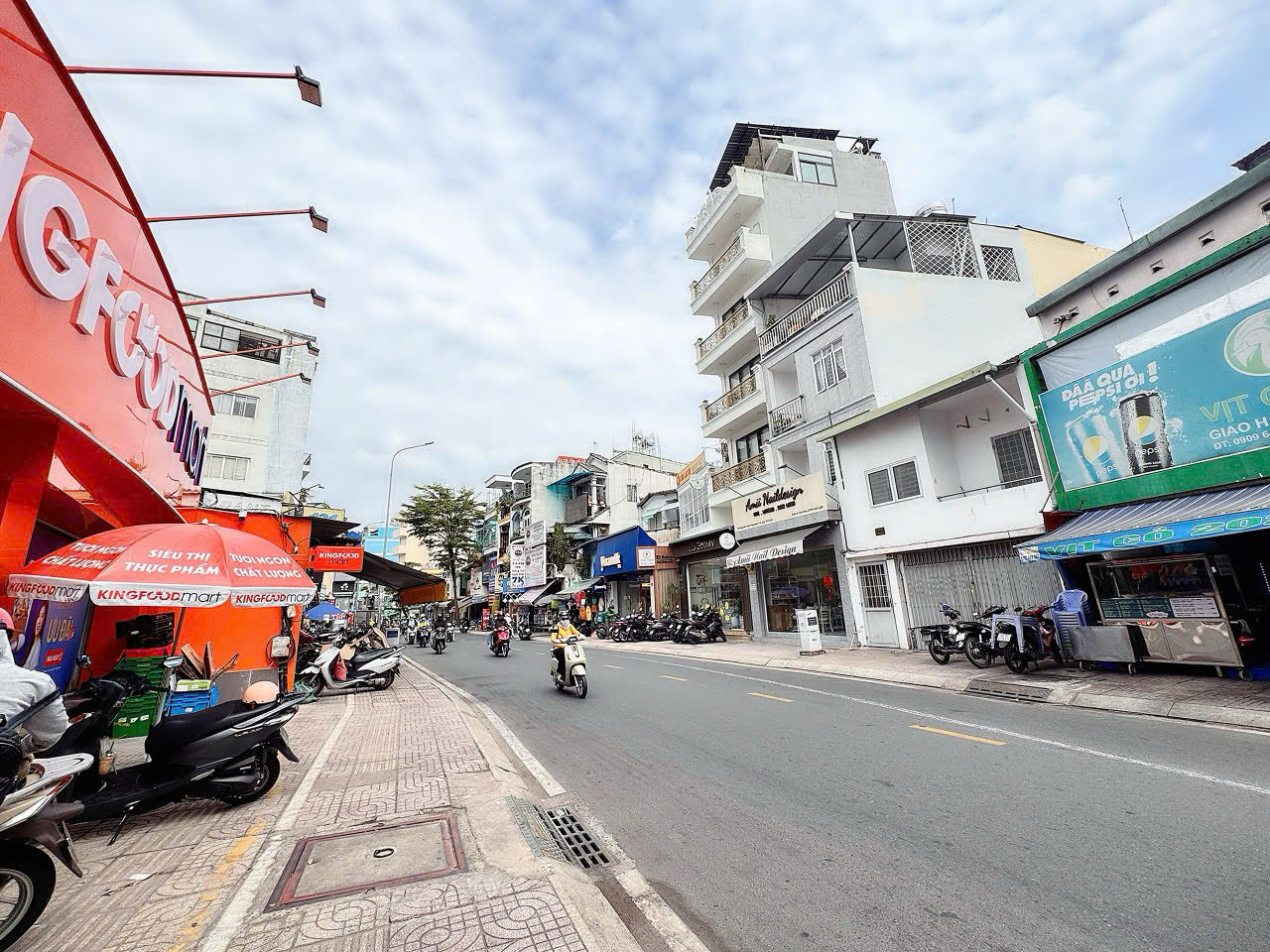 BÁN NHÀ MẶT TIỀN KD Đ.NGUYỄN PHÚC NGUYÊN, QUẬN 3 - NGANG LỚN 4,7M*10M SH VUÔNG ĐẸP- NGAY VÒNG XOAY 15981554