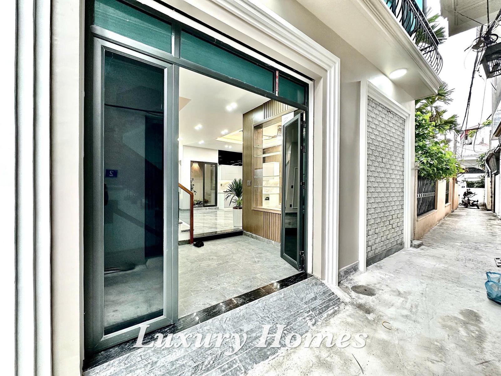 SIÊU SIÊU PHẨM 4 tầng tại  HỒ SEN thông Chợ hàng, Lê Chân. Xây Mới Tinh Phong cách Tân Cổ điển, DÂN 15981564