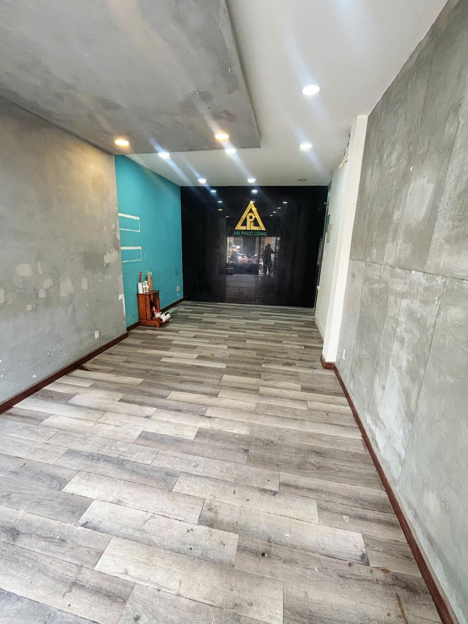 Cho thuê nguyên căn nhà Hồng Bàng đường 762, Phường 1, Quận 11. 15981571