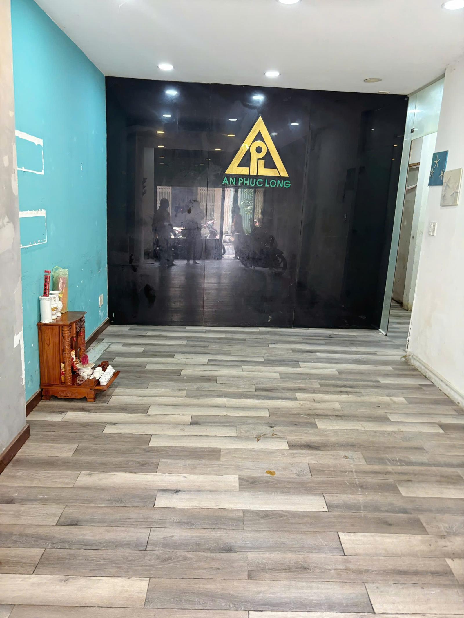 Cho thuê nguyên căn nhà Hồng Bàng đường 762, Phường 1, Quận 11. 15981571