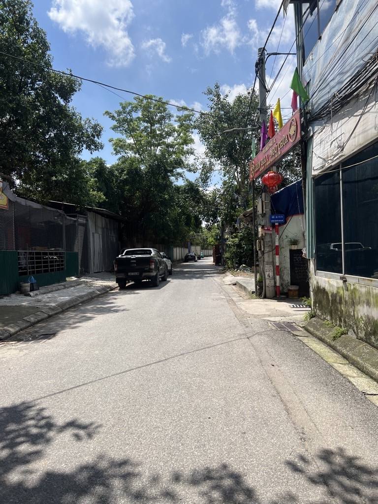 CHÍNH CHỦ bán mảnh đất hiếm còn sót lại tại Thạch Bàn - Ngõ thông, ô tô vào tận đất - Mặt tiền rộng 15981576