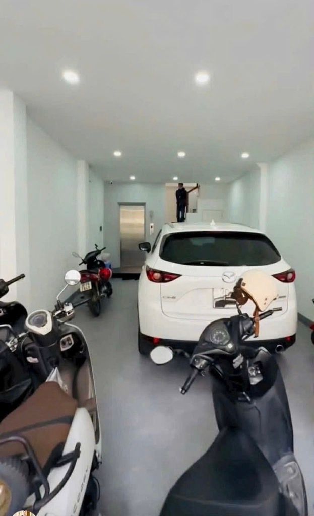 Cần bán nhà ngõ 24 Ngọc Lâm, 58m x 6T gara thang máy, kinh doanh nhỏ. ở luôn 15981600