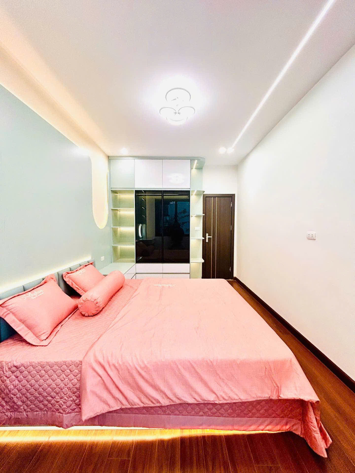 BÁN NHÀ Ở PHỐ QUAN NHÂN, NHÀ ĐẸP FULL NỘI THẤT 15981611