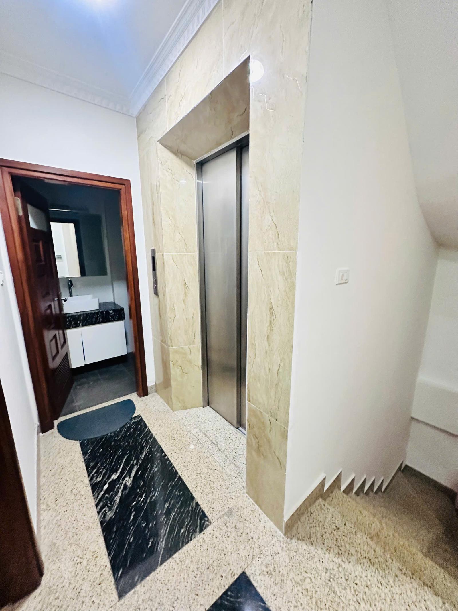 CHỦ NGỢP BANK!GẤP!PHÂN LÔ CẦU DIỄN VỈA HÈ,OTO TRÁNH,THANG MÁY,DT:50mx5T,MT:4m,11.9ty 15981626