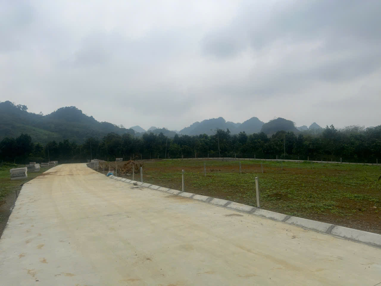 BÁN ĐẤT MẶT TIỀN OTO TRÁNH FULL TIỆN ÍCH TRUNG TÂM THUNG MƯỜNG-TÚ SƠN 15981645