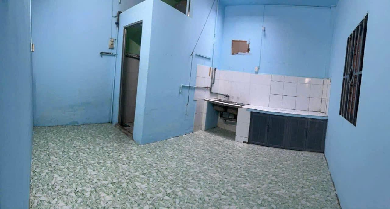 Cho thuê nhà nguyên căn 1 trệt 1 lửng kế bê cvpm quang trung q12  15981651