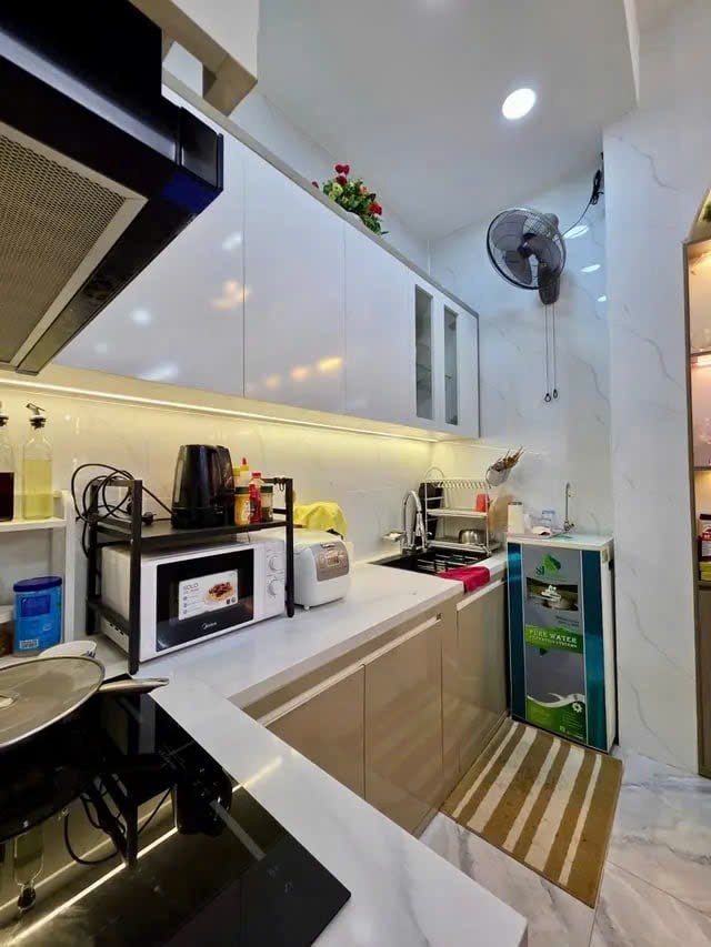 NHÀ 5 TẦNG BTCT ĐƯỜNG BÌNH THỚI - HẺM XE TẢI - SÁT MẶT TIỀN - NGANG 4X10 - 3 PHÒNG KHÉP KÍN - GIÁ 8.5 TỶ TL Zalo: 0909801083 ( 林全丰）  15981660