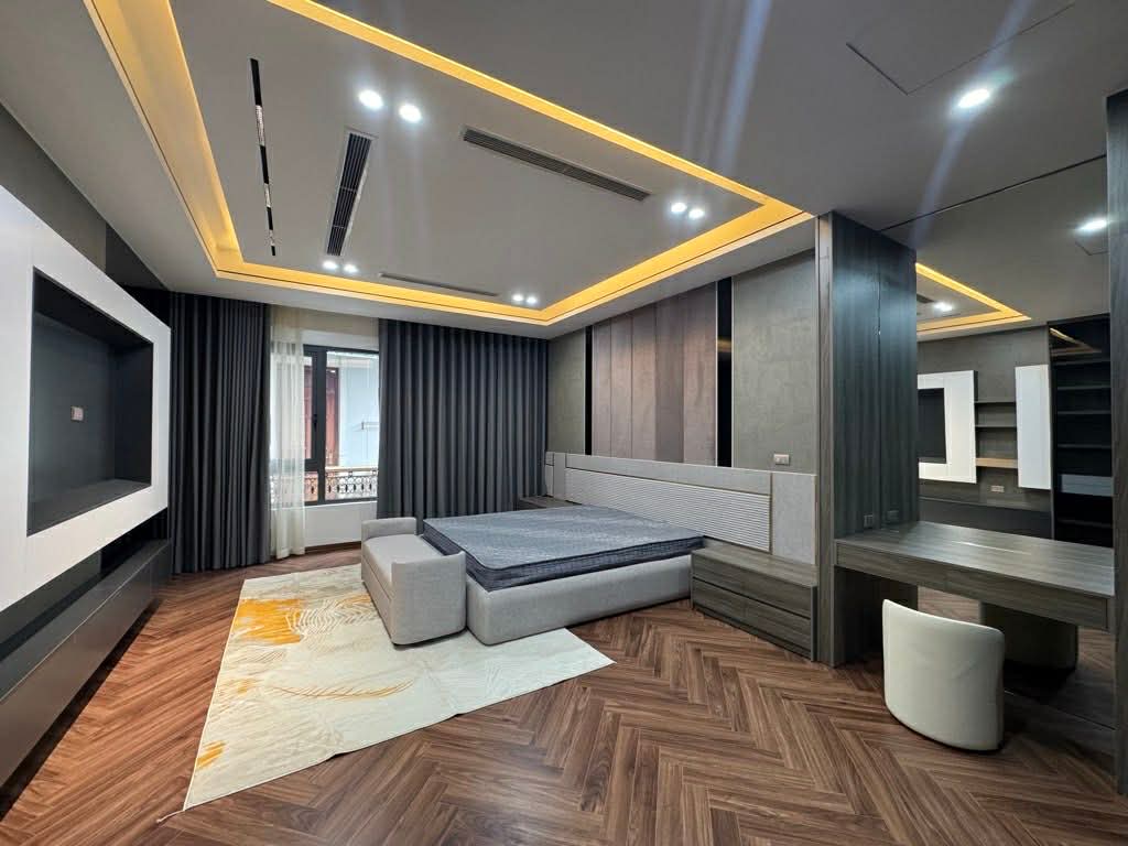 nhà đẹp Nguyễn Văn Cừ, 7 tầng thang máy, gara ôtô, điều hoà âm trần, full nội thất 15981658