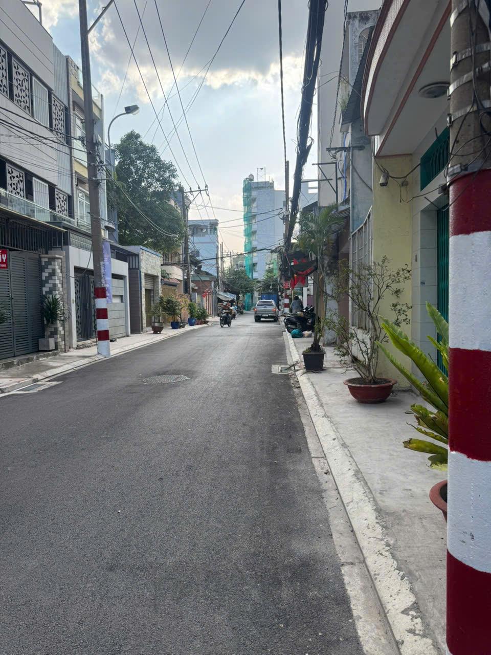 **Bán nhà MT đường Lê Văn Sỹ ** phường 2 Tân Bình (3,5x11) - 9 tỷ 15981671