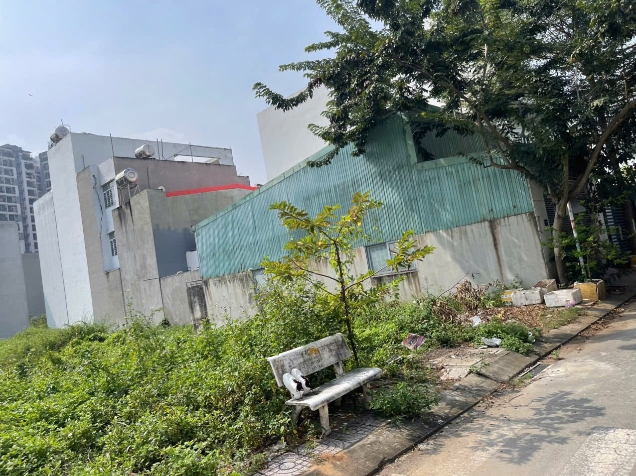 Bán đất kdc sổ hồng ,có sẵn căn nhà kho trên Q.9, 104m2 , ngang 6.3m 15981694