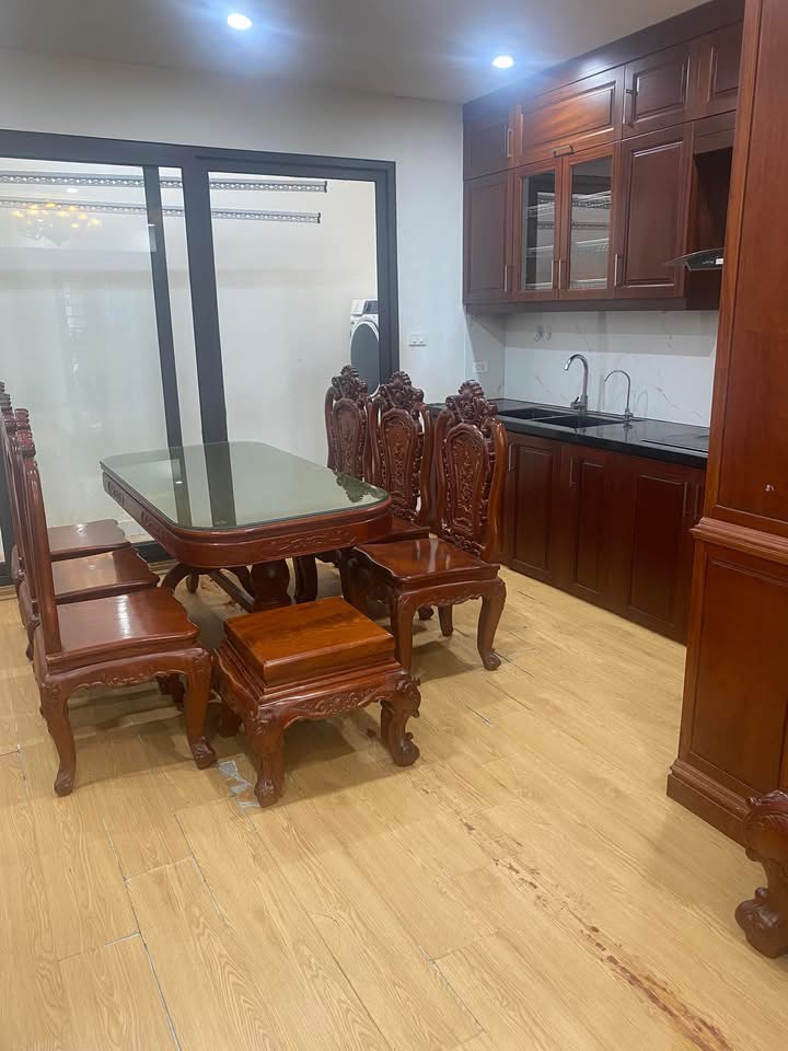 Chính chủ cho thuê nhà mặt đất 100m² full nội thất – ngõ 464 Âu Cơ, ô tô đỗ cửa – Giá 12tr/tháng 15981710