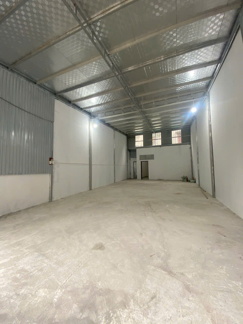 CHÍNH CHỦ CHO THUÊ KHO LONG BIÊN – GIÁ TỐT – XE TẢI VÀO TẬN NƠI 15981718