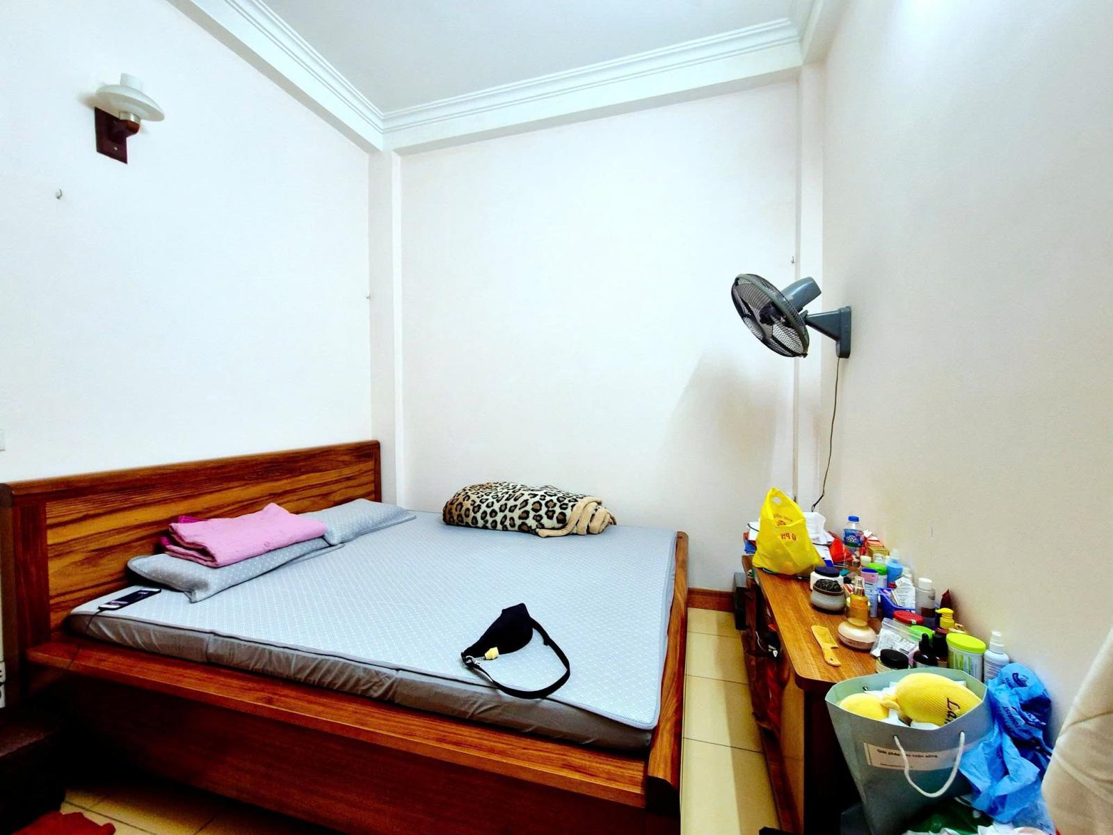 Tầm tiền hiếm! Bán nhà Hàng Khoai, 40m2, 5 tầng, mặt tiền 4m, 14.8 tỷ, kinh doanh tốt 15981746