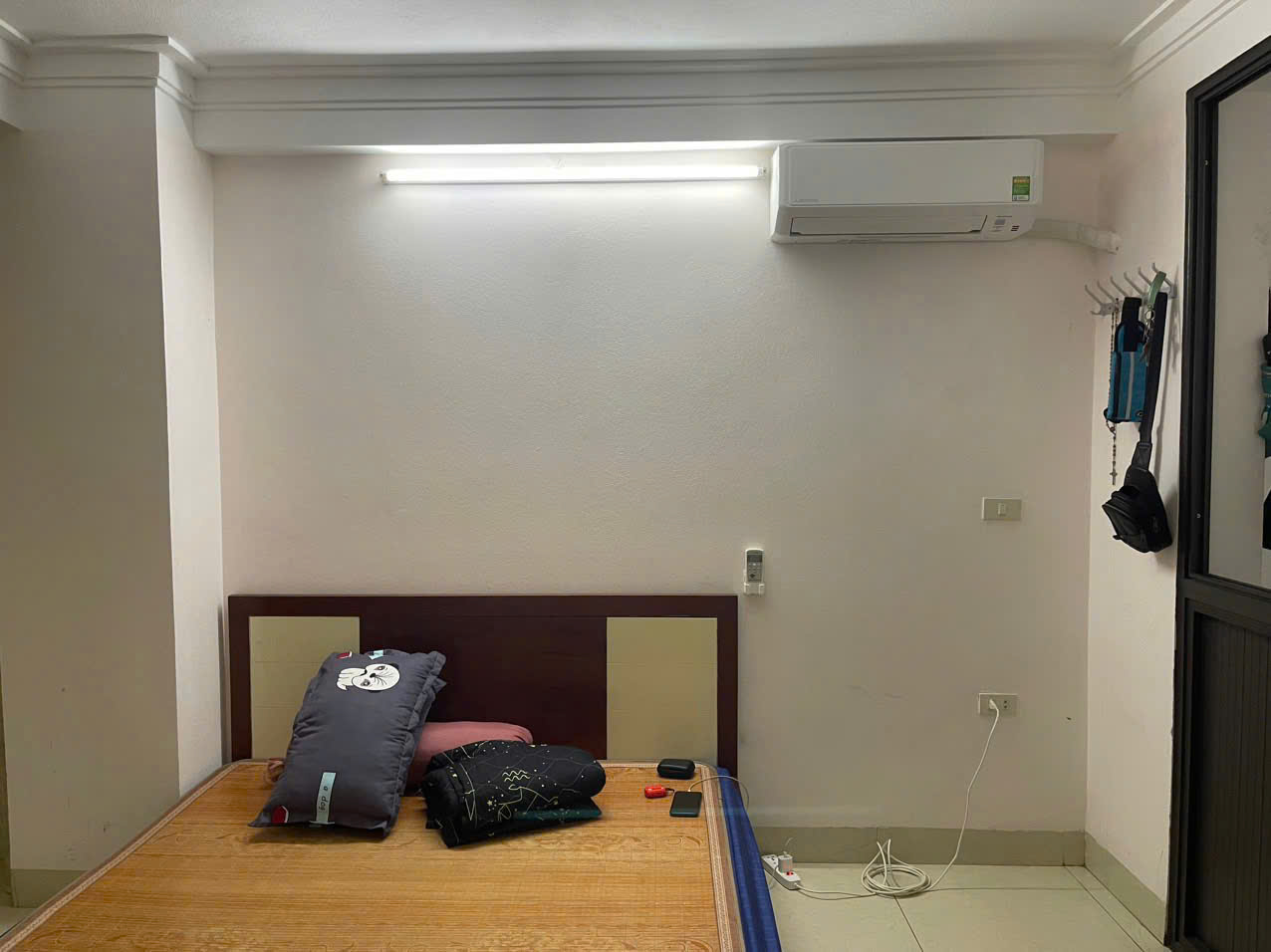 Cho thuê phòng trọ tầng 1 tại Thạch Bàn, Long Biên, Hà Nội 15981817