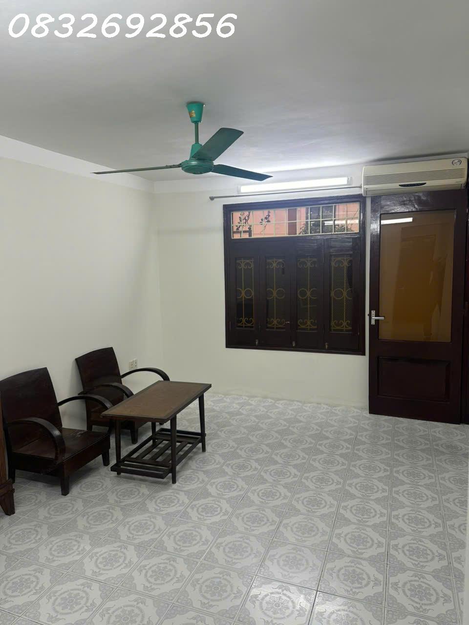 Cho thuê nhà tầng 3-D3 nhà lắp ghép P.Giảng Võ, Hà Nội, DT 51m2, 3 phòng, khu bếp, vệ sinh 15981891