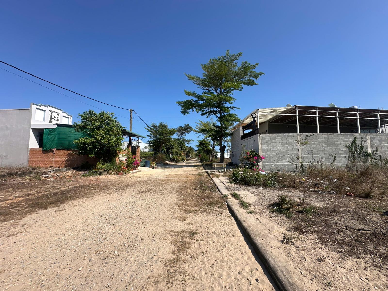 Bán đất full thổ cư KDC SGHT Tân Bình, LaGi giảm 60% chỉ 800 triệu gần biển 15981934