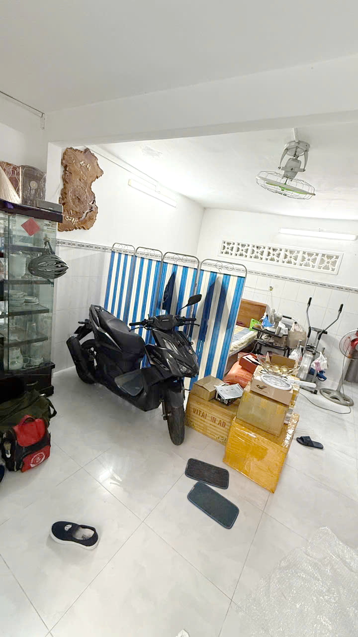 5.68 tỷ Nhà hẻm / Dương Bá Trạc P1Q8 (P.Chánh Hưng) 15981948