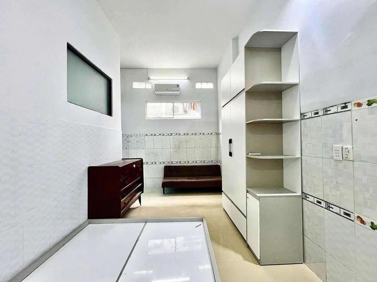 Nhà góc 4 tầng (6.1x10m) nở hậu DT lớn Bùi Minh Trực P5Q8. Giá 5.98 tỷ 15981977