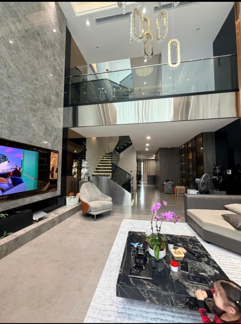 Siêu phẩm 5 tầng ở sướng ngõ ô tô thang máy trung tâm quận ba đình 15981990