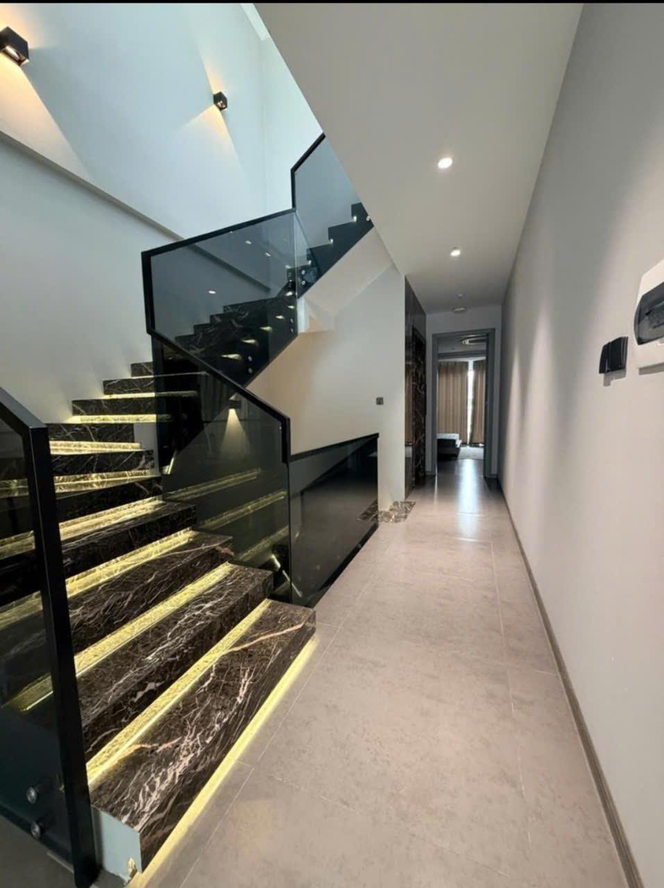 Siêu phẩm 5 tầng ở sướng ngõ ô tô thang máy trung tâm quận ba đình 15981990