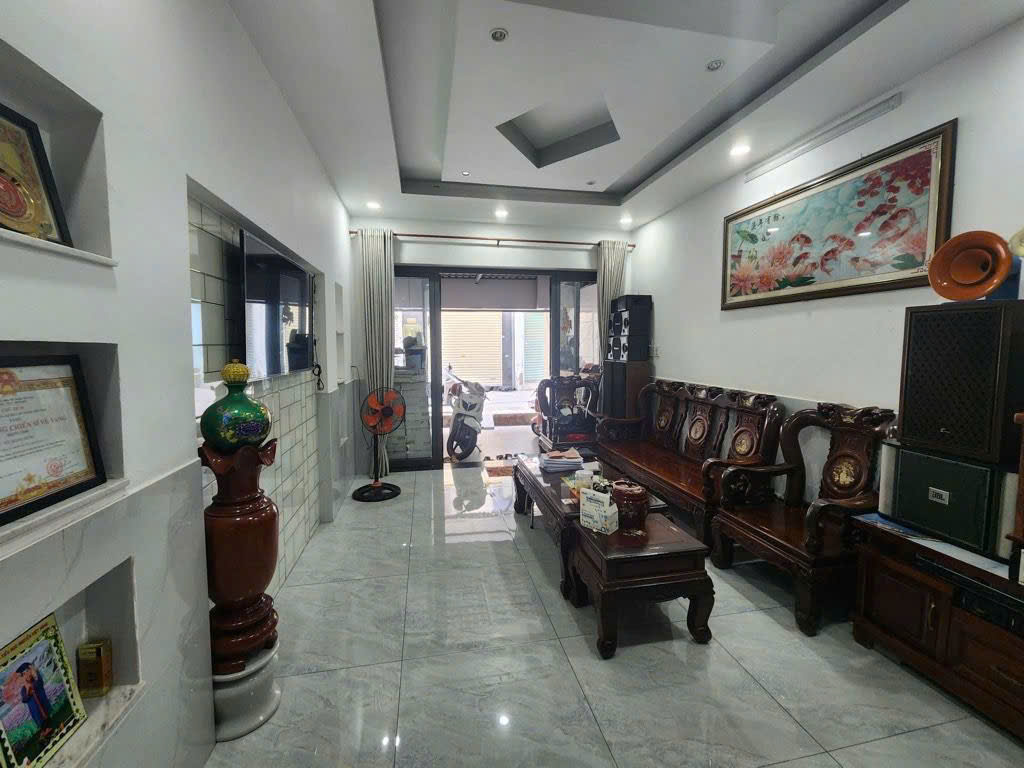 NHÀ_MỚI_Q.7 ĐẸP KHÁCH CHỈ XÁCH VALY VÀO Ở - XE HƠI NGỦ TRONG NHÀ- NỞ HẬU NHẸ TÀI LỘC. GIÁ NHỈNH 9 15981999