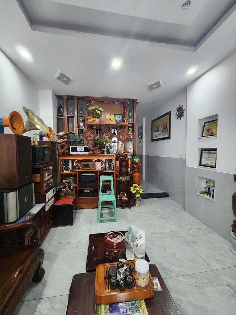 NHÀ_MỚI_Q.7 ĐẸP KHÁCH CHỈ XÁCH VALY VÀO Ở - XE HƠI NGỦ TRONG NHÀ- NỞ HẬU NHẸ TÀI LỘC. GIÁ NHỈNH 9 15981999