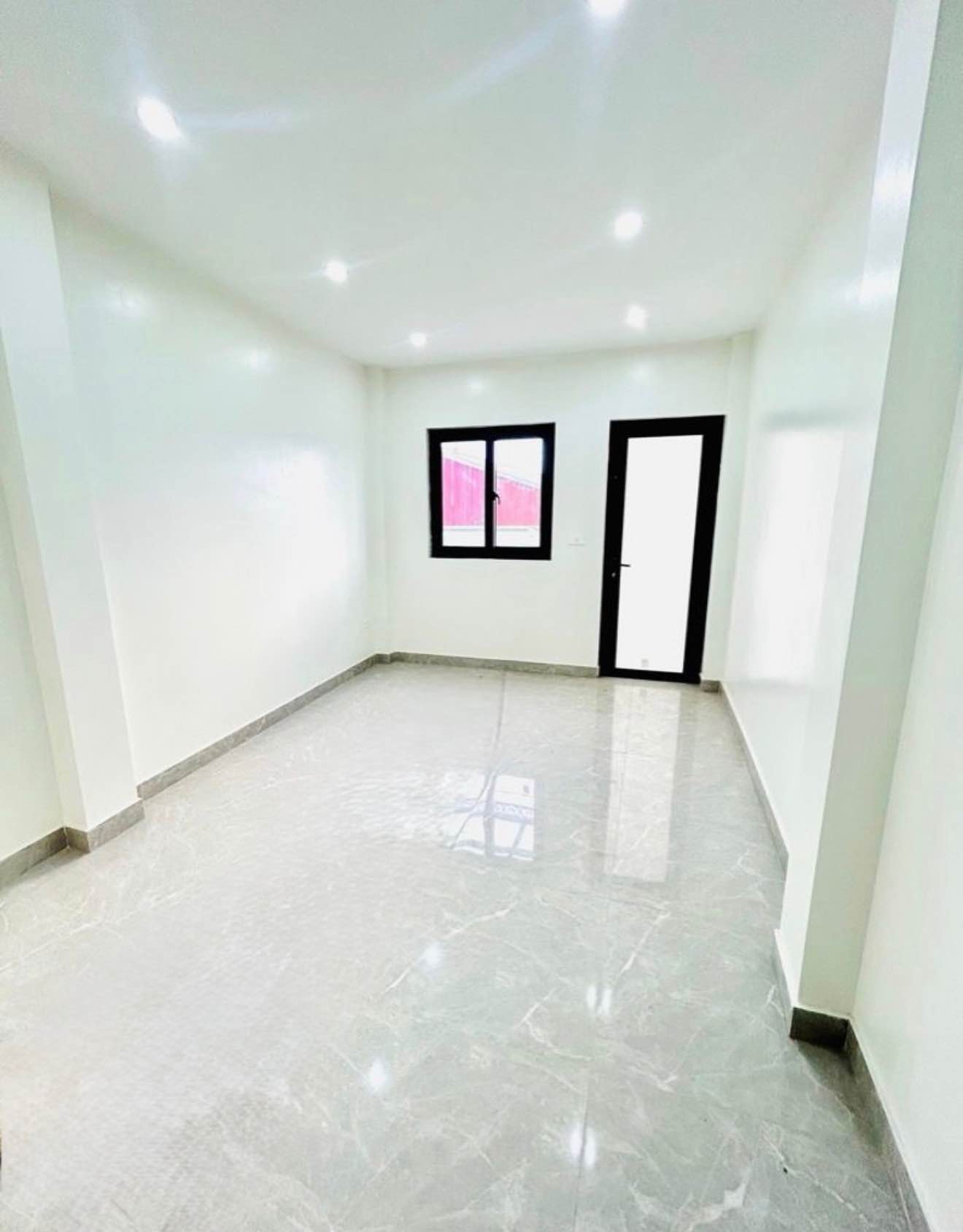   Chủ nhà chuyển vào Nam sinh sống với con cần bán gấp Nhà đẹp tại  phú Lương  15982023