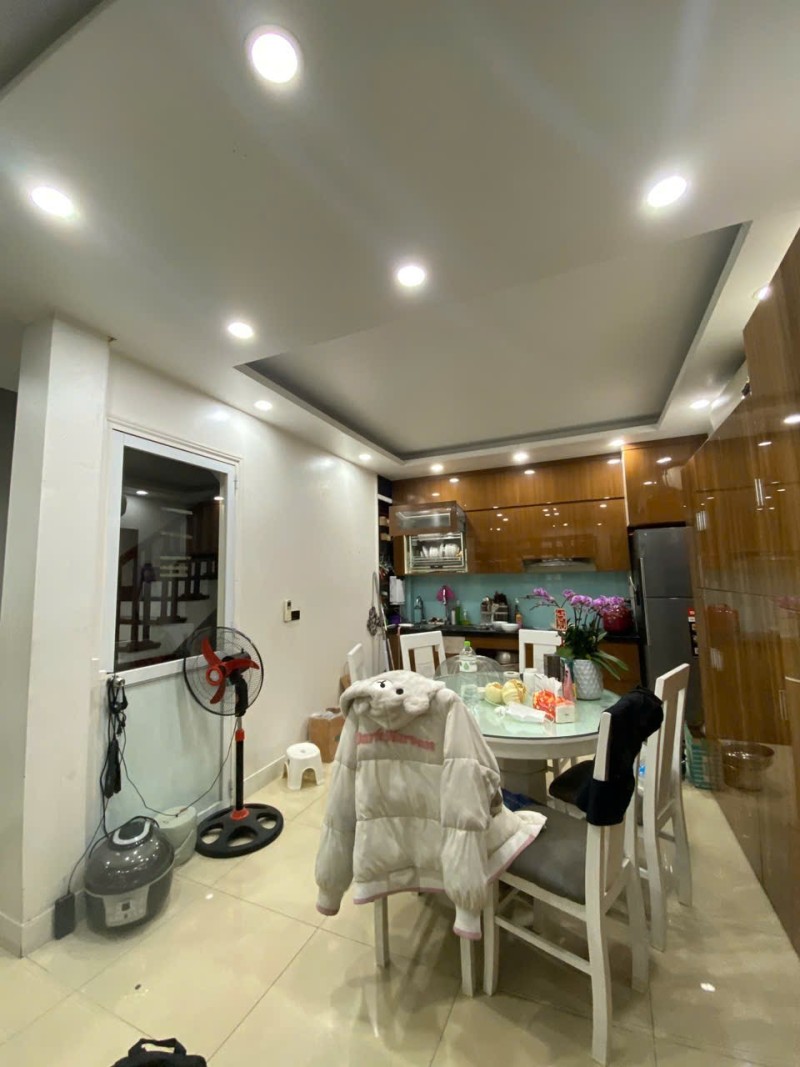 Bán nhà Nguyễn Văn Cừ,Long Biên 5 tầng,48m,mt5.6m oto vào nhà nhỉnh 13 tỷ 15982026