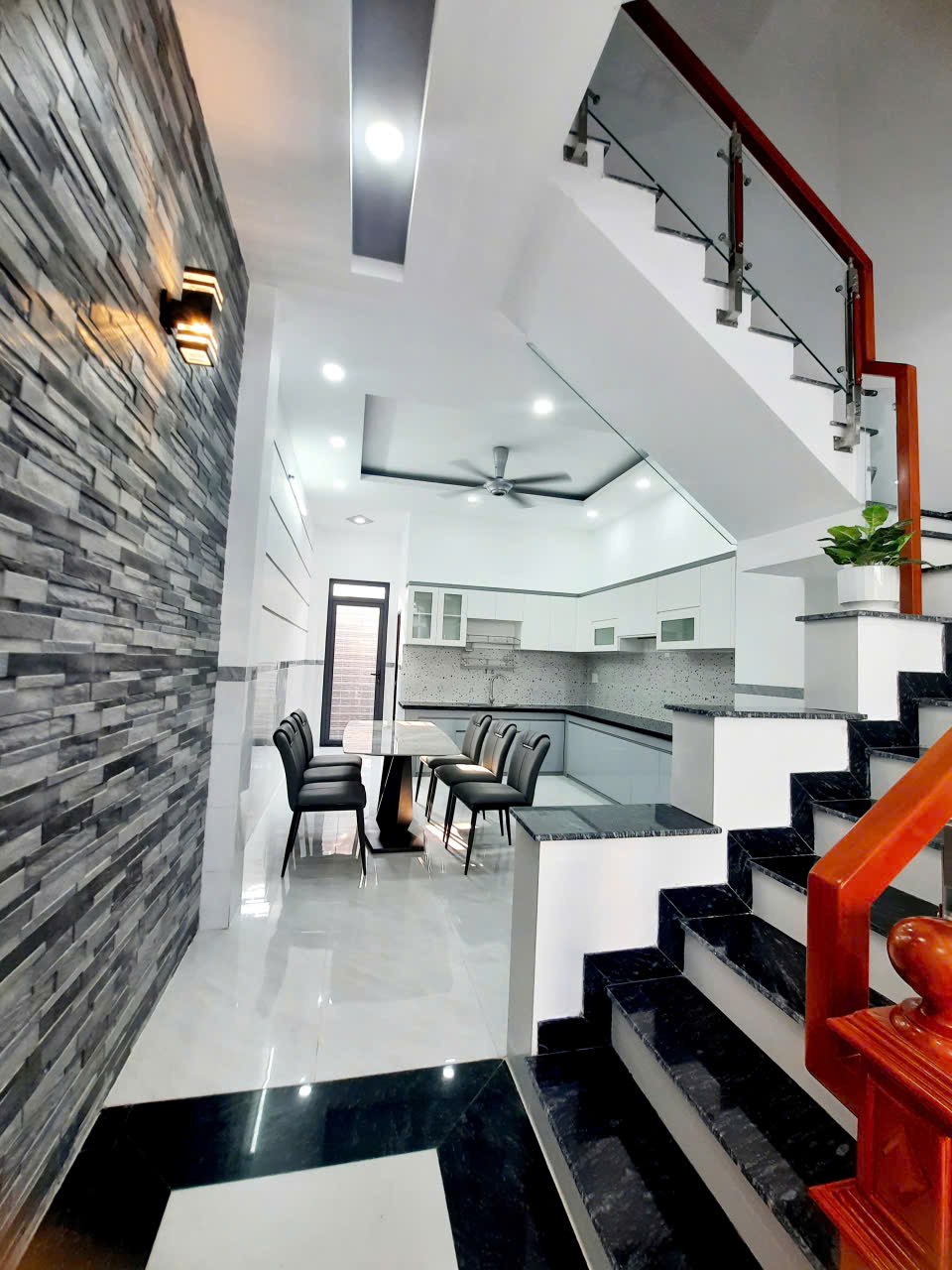 Bán nhà mới xây Full nội thất đường số 6 linh xuân Thủ Đức TPHCM,LH 0909428959 15850575