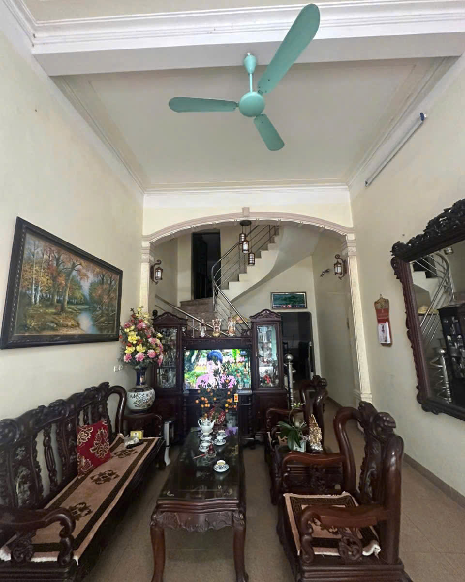 CHÍNH CHỦ BÁN NHÀ 3 TẦNG MẶT ĐƯỜNG NGUYỄN THIỆN THUẬT  - TP NAM ĐỊNH 15982207