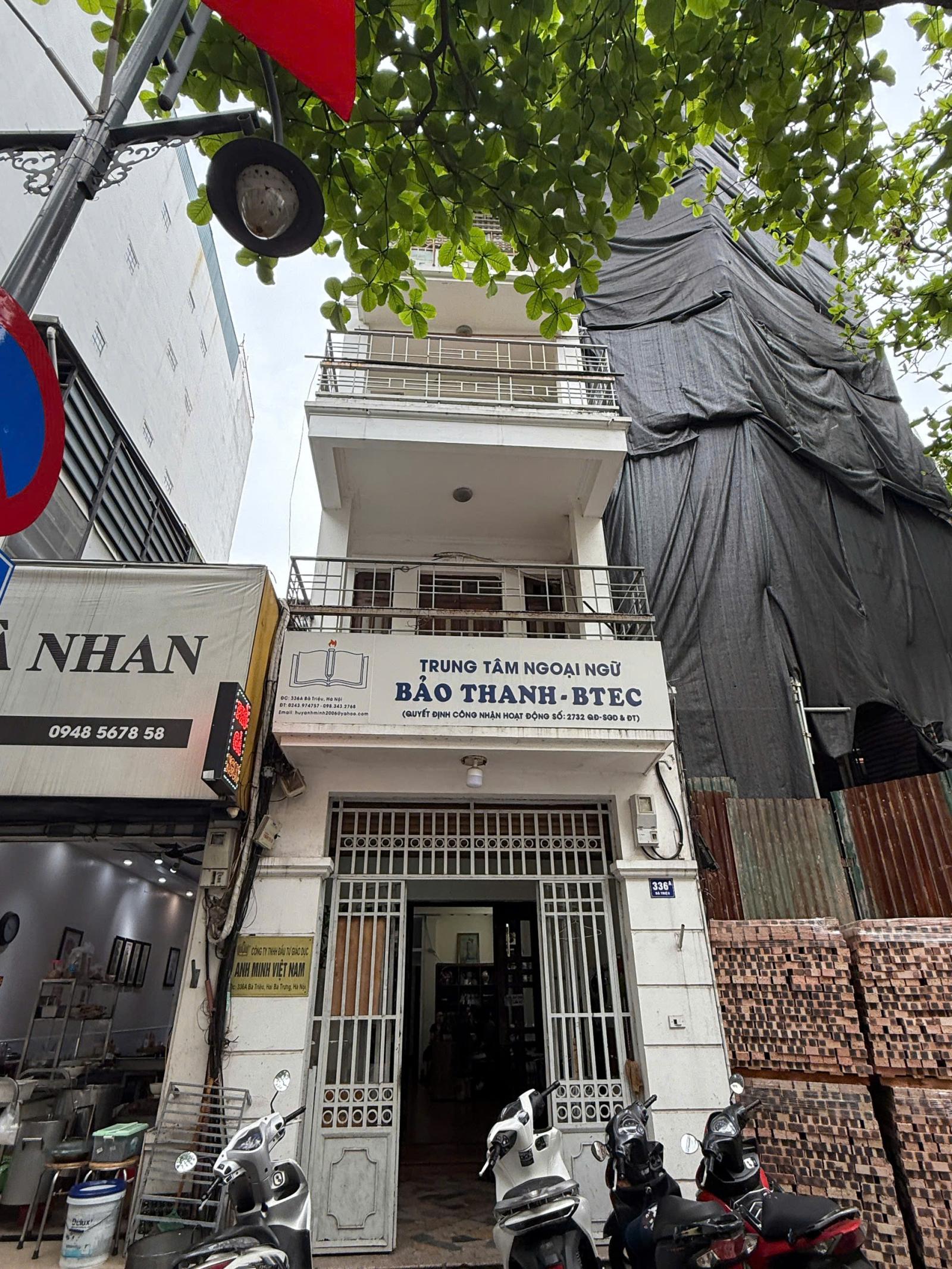 Chính chủ cho thuê nguyên căn sát góc, hướng Đông, mặt phố Bà Triệu, Q.Hai Bà Trưng, Hà Nội. 15982210