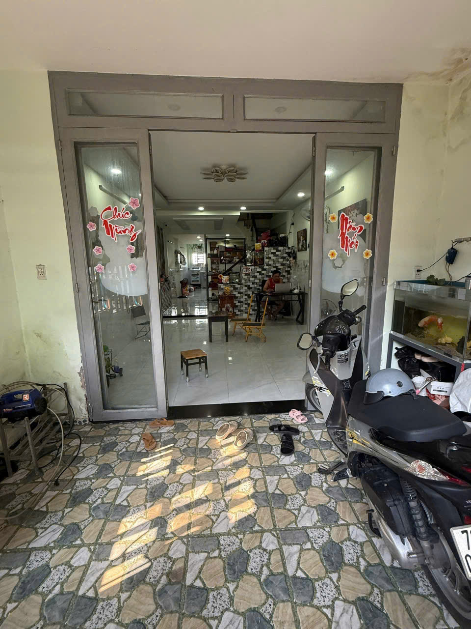 Nhà diên tích khủng 4mx18m đường 6m bùi văn ngữ hiệp thành q12 15982219