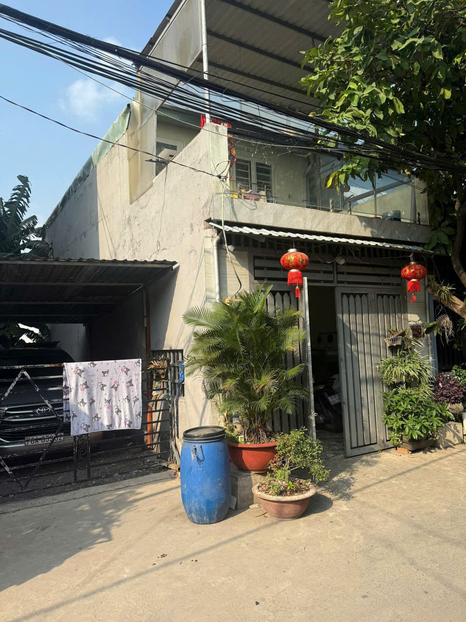 Nhà diên tích khủng 4mx18m đường 6m bùi văn ngữ hiệp thành q12 15982219