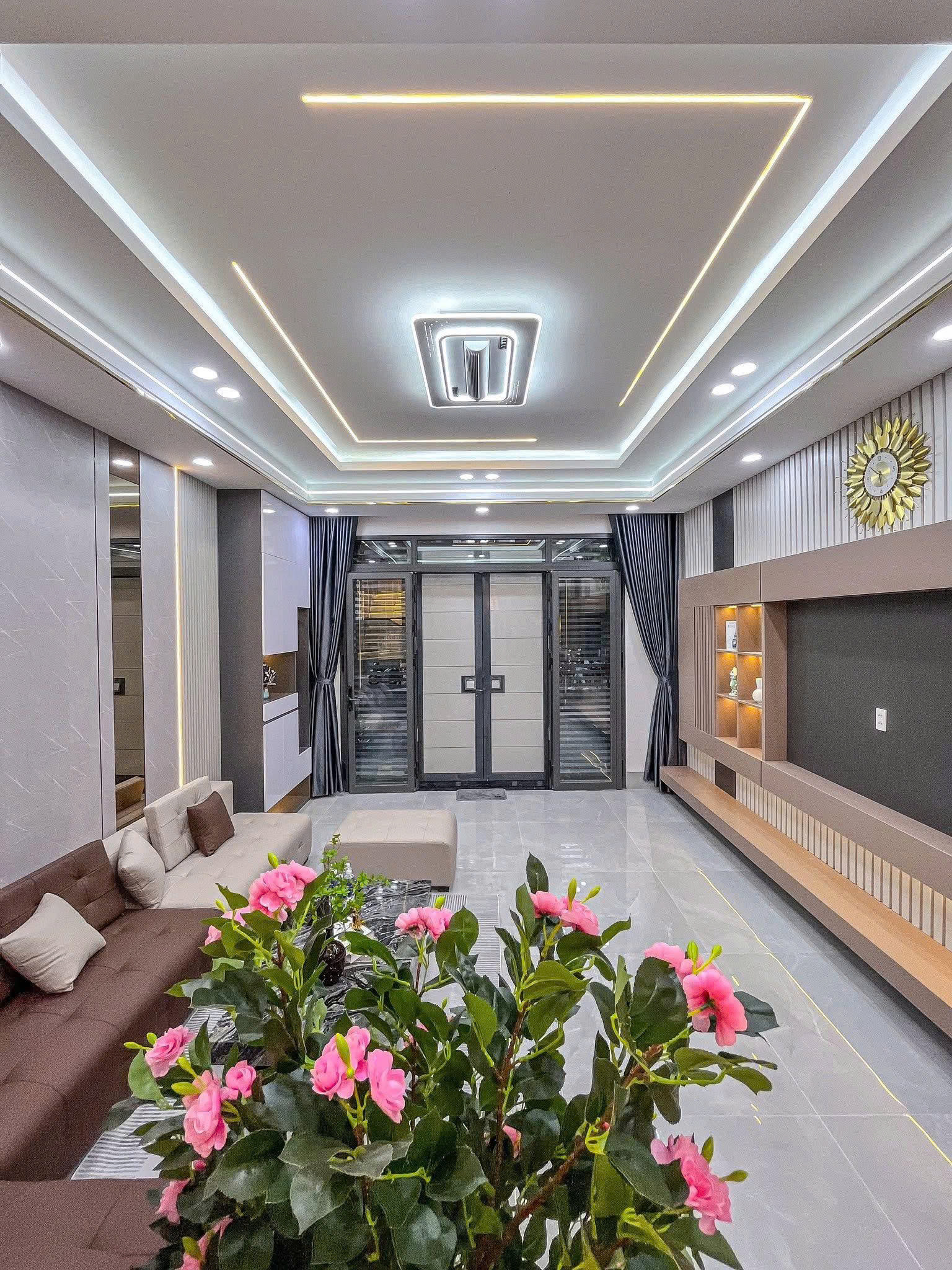 Bán nhà hẻm 202 Phạm Văn Hai; phường 5 Tân Bình (4,5*20) 3 tầng 15982285