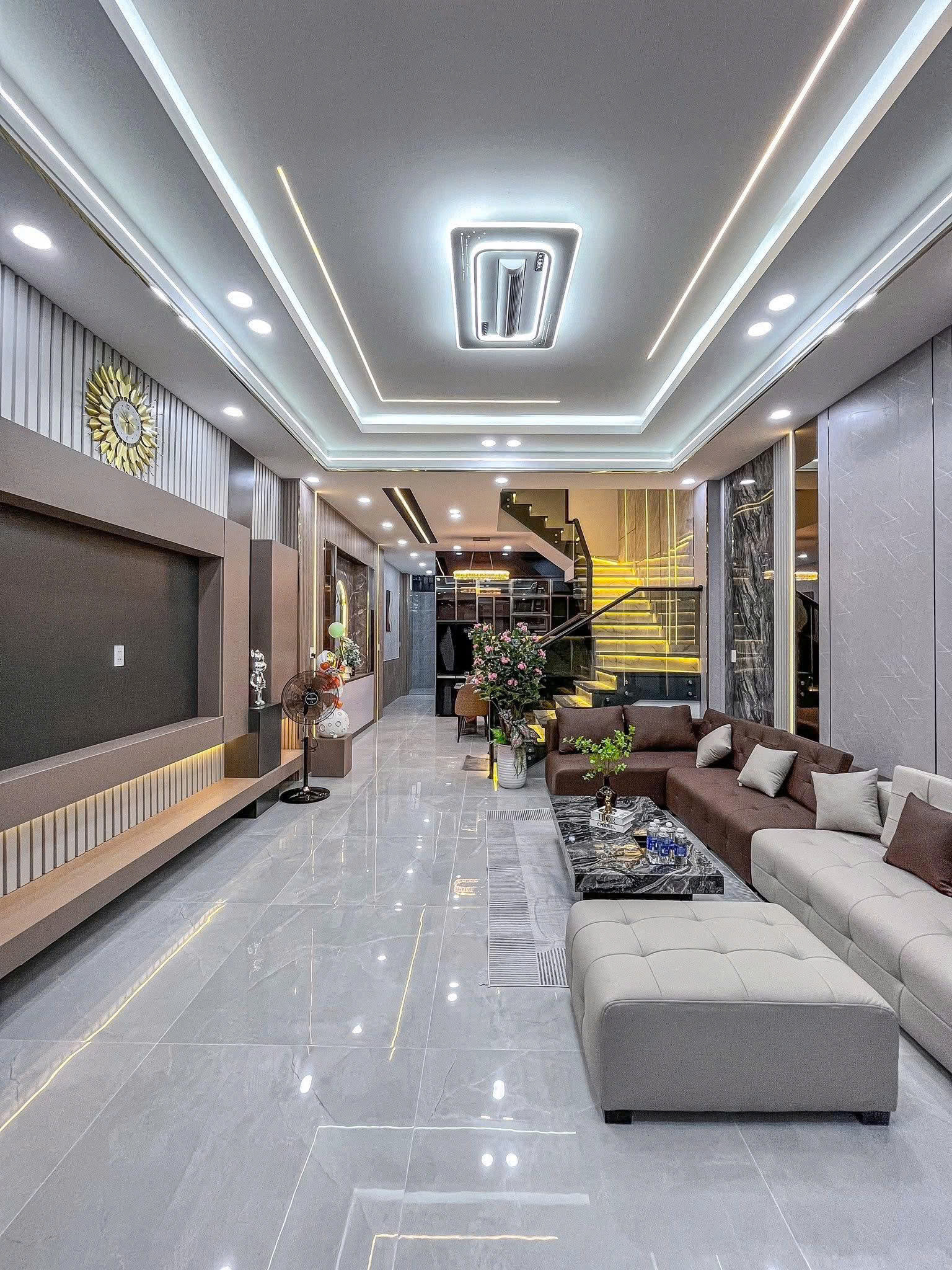 Bán nhà hẻm 202 Phạm Văn Hai; phường 5 Tân Bình (4,5*20) 3 tầng 15982285