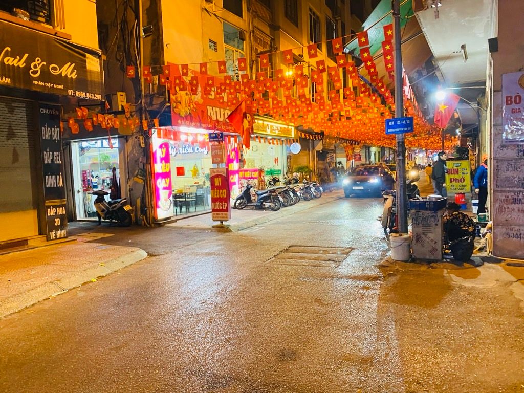 Chỉ hơn 9 tỷ. mặt phố Ngọc Lâm, Kinh Doanh 30m x 5T vỉa hè thêng thang ! 15982315