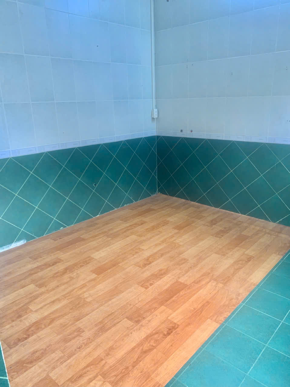 Chính chủ cho thuê văn phòng 80m², tầng 2, khu vực Mỹ Đình, nhà mặt đường, có chỗ đỗ ô tô 15982314