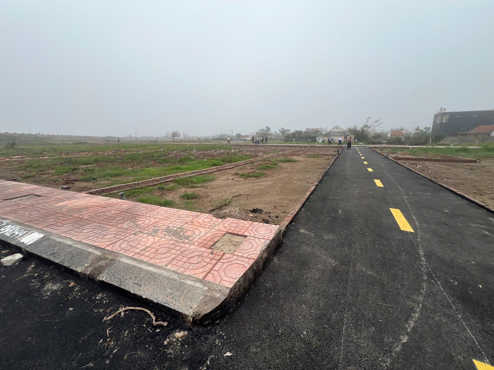 BÁN NHANH LÔ GÓC, 105m, mặt tiền 5.6m, hơn 1.5 tỷ, đặc khu kinh tế Ninh Cơ, Ninh Bình, sát biển 15982322