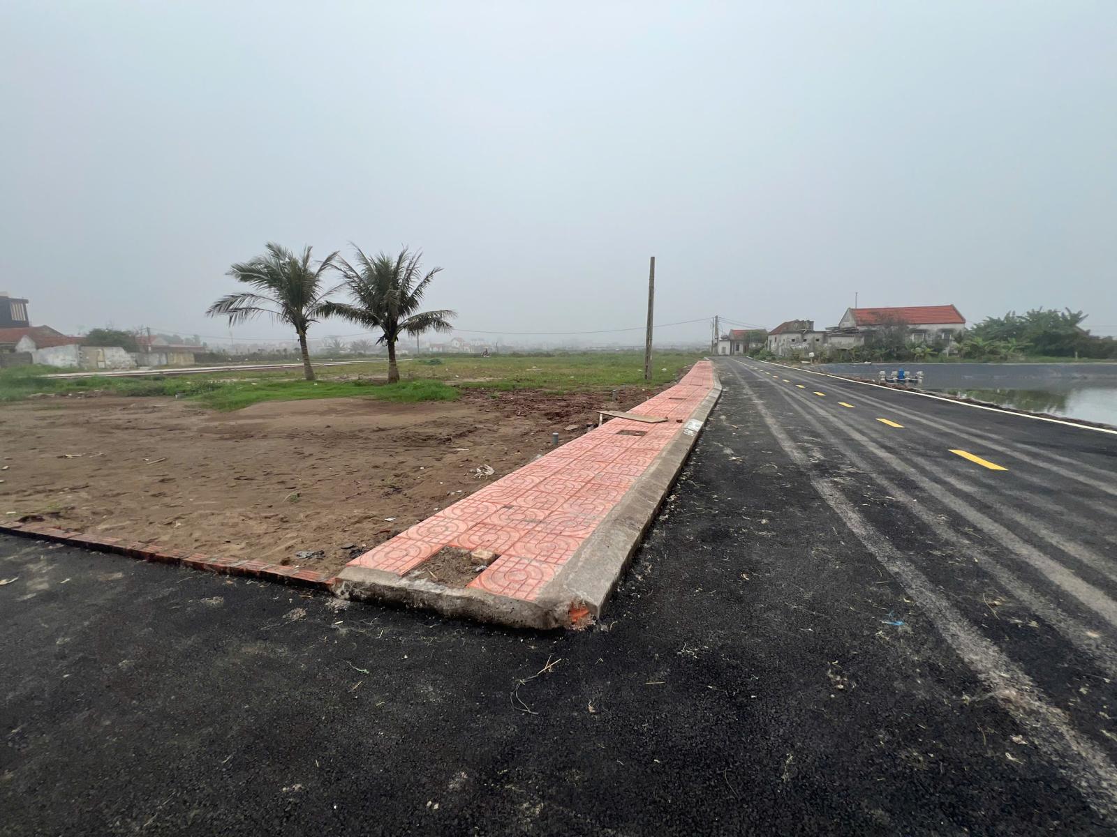 BÁN NHANH LÔ GÓC, 105m, mặt tiền 5.6m, hơn 1.5 tỷ, đặc khu kinh tế Ninh Cơ, Ninh Bình, sát biển 15982322