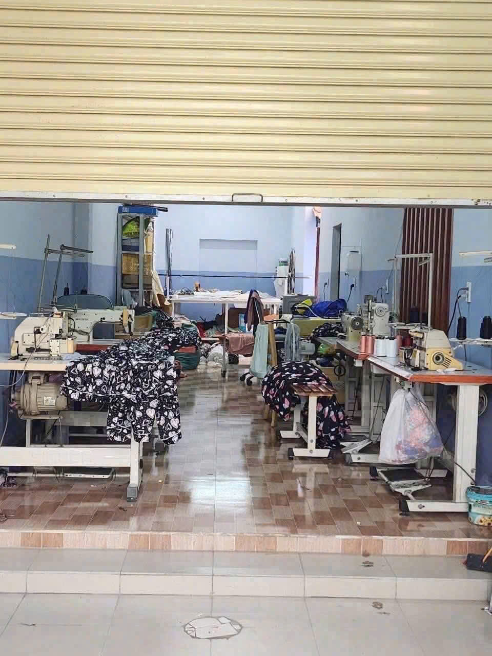 NHÀ (8x20) – HẺM 6M THÔNG TÔ KÝ – GẦN CHỢ BA BẦU – CÓ KHO RIÊNG 15982334