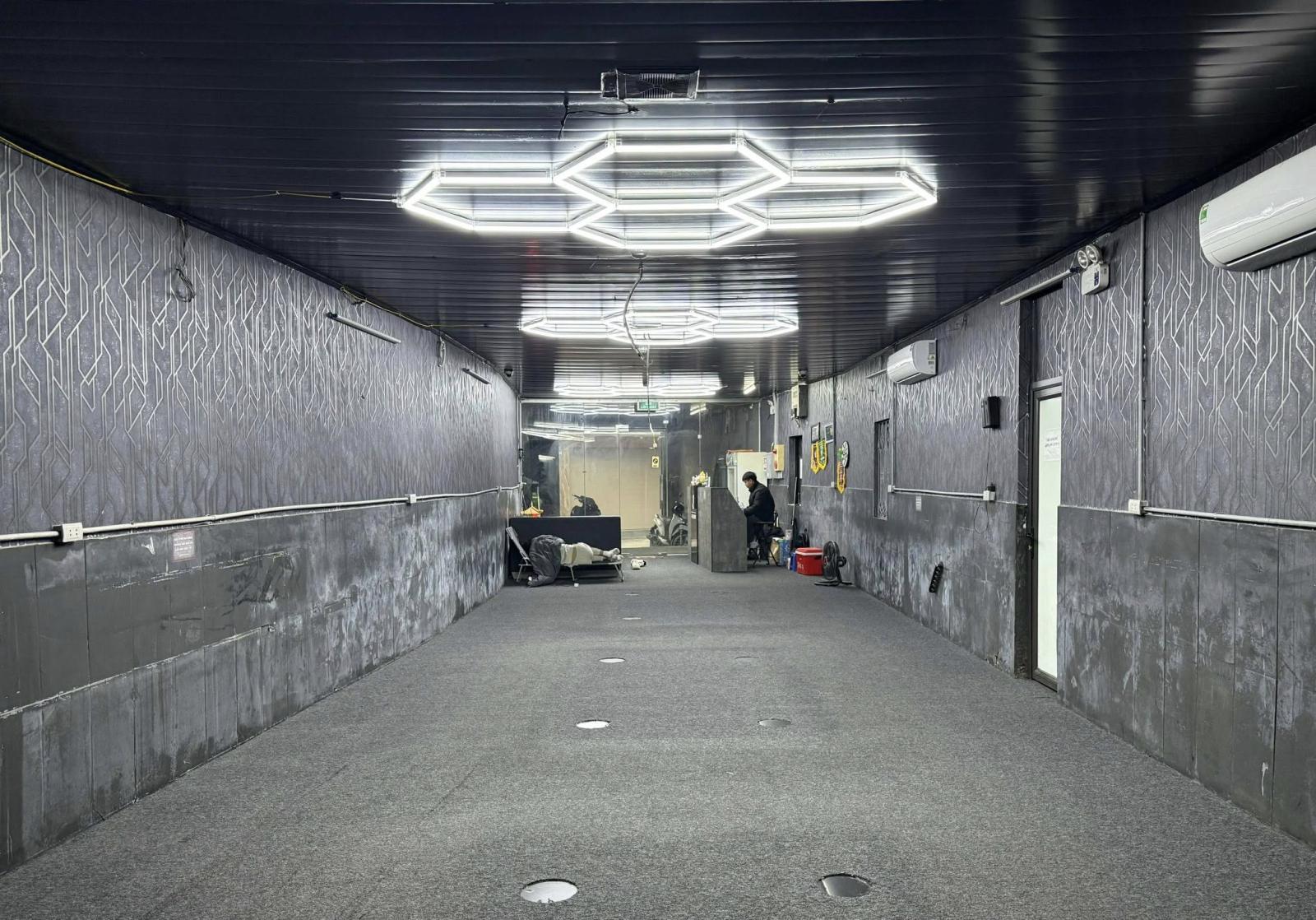 Cho thuê nhà ngõ ô tô Nguyễn Đức Cảnh, Hoàng Mai – 280m2 – 1 tầng – 25tr 15982353