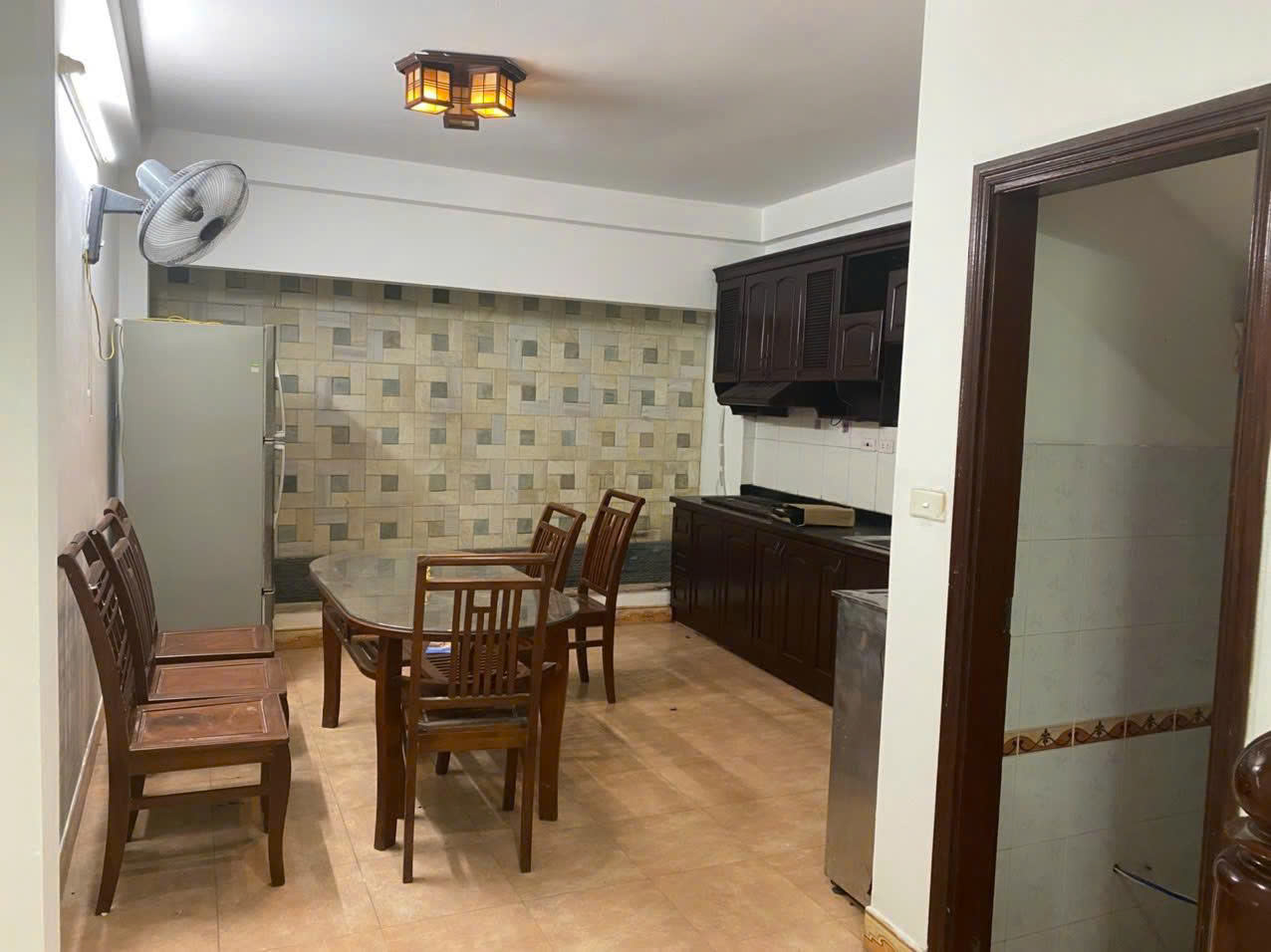 Cho thuê nhà Hoàng Văn Thái 60m x 4 tầng, 4 phòng ngủ, 3 WC, 16.5 Triệu 15982366