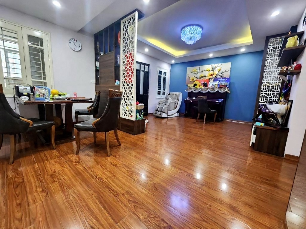 bán chung cư bộ quốc phòng hoàng quốc việt 140m 3 ngủ 2 wc giá 10,5 tỷ 15982371