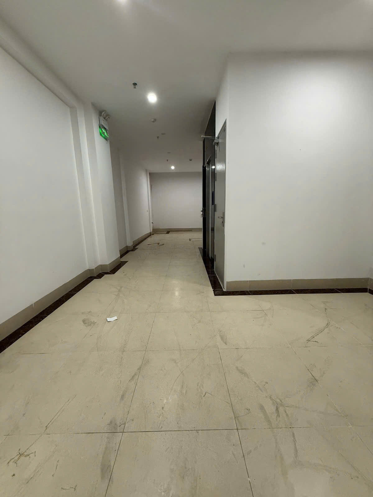 BÁN TOÀ CĂN HỘ DỊCH VỤ ĐÊ LA THÀNH 58m2 MẶT TIỀN 4,6m 6 TẦNG HƠN 12 TỶ THANG MÁY MỚI KÍNH KOONG – 15982374