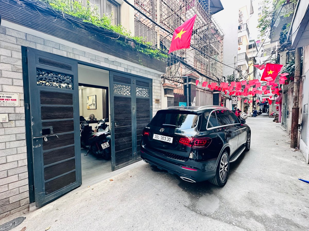 Bán Nhà Tân Mai. Hoàng Mai. 5 Tầng Thang Máy. Ô Tô. DT 74m2. MT 3.7m. Giá 22.4 Tỷ 15982412