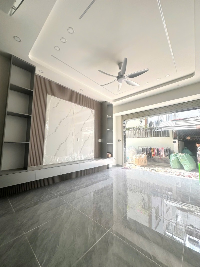 Bán nhà  đường Lã Xuân Oai, Tăng Nhơn Phú A,  Q.9, Thủ Đức, TP HCM. DT 52m2, 4PN. Giá  6.6 tỷ. 15982429