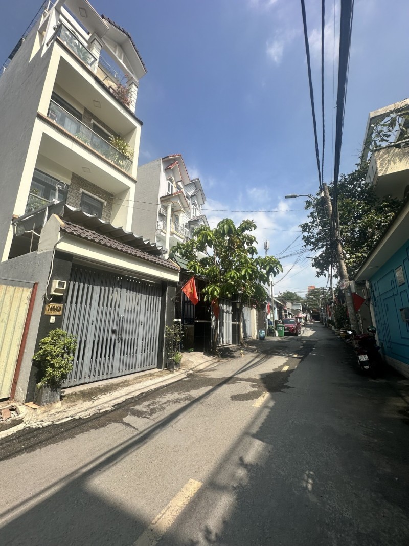 Bán nhà  đường Lã Xuân Oai, Tăng Nhơn Phú A,  Q.9, Thủ Đức, TP HCM. DT 52m2, 4PN. Giá  6.6 tỷ. 15982429