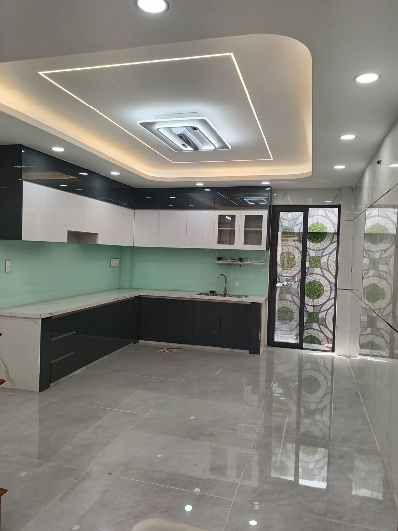 Bán nhà  đường Lã Xuân Oai, Tăng Nhơn Phú A,  Q.9, Thủ Đức, TP HCM. DT 52m2, 4PN. Giá  6.6 tỷ. 15982429