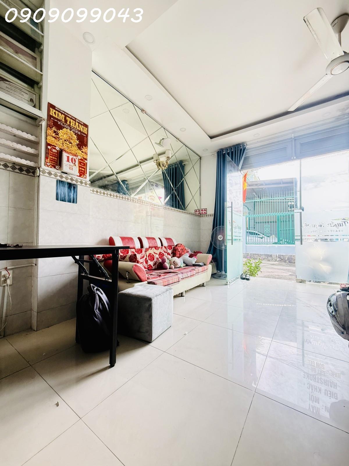 NHÀ 2TẦNG-82M2 NỞ HẬU-HẺM Ô TÔ QUAY ĐẦU PHAN VĂN HỚN
GIÁP TÂN BÌNH-SÂN BAY NHA GA T3 15982432