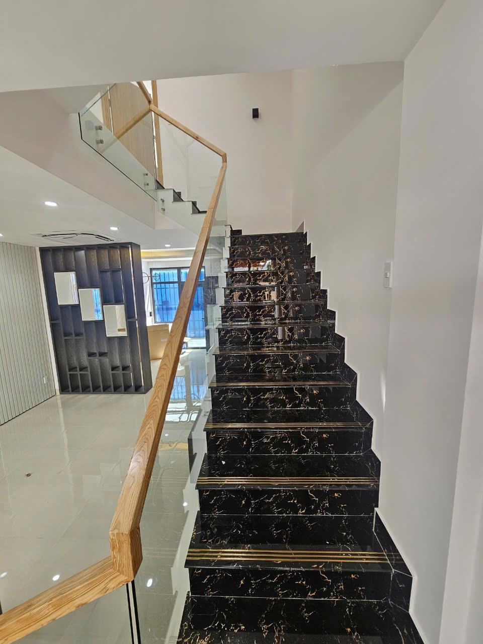 Chính chủ cho thuê nhà 3 lầu 1 trệt  phố xã Long Hậu , Cần Giuộc, Long An 15982442